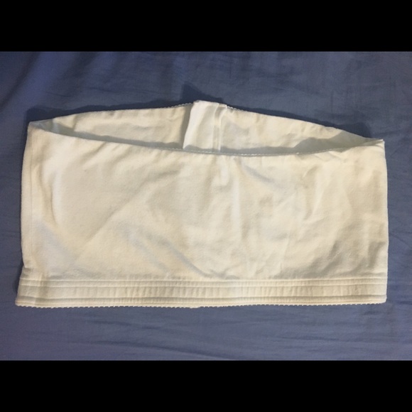 Medela Hands Free Nursing Bra - Picture 2 of 4